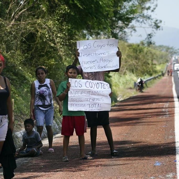 Desperate Acapulco residents demand government aid days after Hurricane Otis